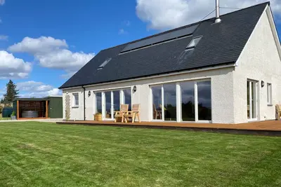 Image de Sealladh Mor, pet friendly, with hot tub in Rogart
