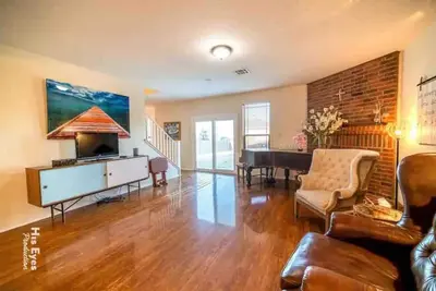 Image de Hill Country Beauty in Red | Beautiful Large Home! Very Spacious!