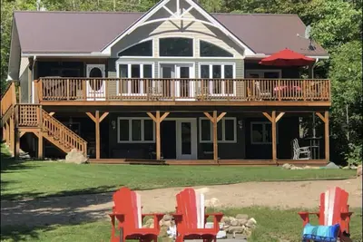 Image de Luxurious Lake House  Cottage on Wollaston Lake North Kawartha