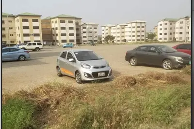 Image de 1 bedroom apartment with free parking -20 minutes from Kotoka Airport