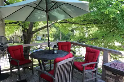 Image de Cozy 2/1 Treehouse in Brykerwoods Neighborhood