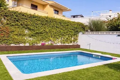Image de Rest by the beach. Private swimming pool