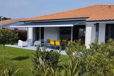 Image de Maison Centre de Biscarrosse, classée 4 étoiles, 3 chambres, 6 personnes.