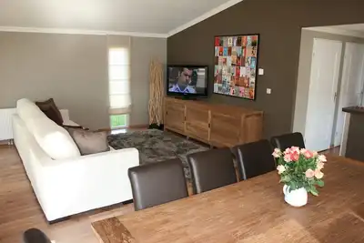 Image de Mooie Chalet Op 5 Minuten Van Zee En Strand