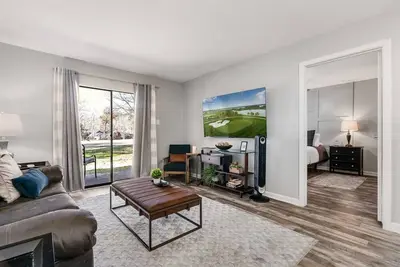 Image de Ground Floor, Cozy & Sits on First Fairway, Pool
