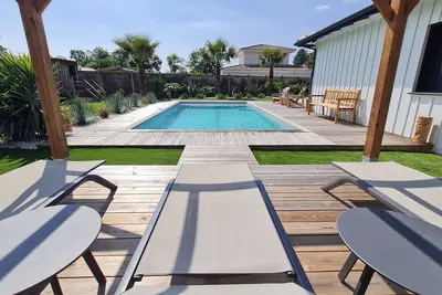 Image de Charmante Villa Bois de charme au coeur de Lège-Cap-Ferret