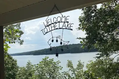 Image de Lakefront Tillery Getaway- Pontoon Boat for Rent and Pet Friendly