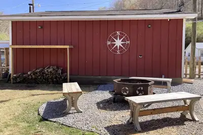 Image de Matewan Riders Retreat with Garage!