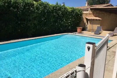 Image de Maison individuelle + piscine privée située à 5 mn d'Avignon et 15 mn de St Rémy