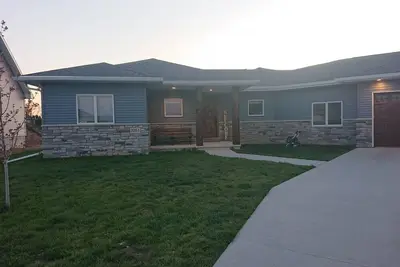 Image de 4-Bedroom Home for Eaa