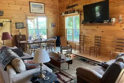 Image de Brand new Log Cabin. Secluded on 62 acres