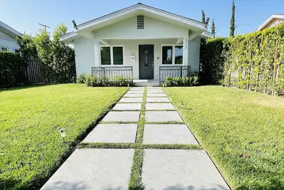 Image de Beautiful Modern House in Prime Glendale