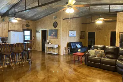 Image de Hoegger’s Rustic Retreat is in the country with lots of wildlife & room to roam!