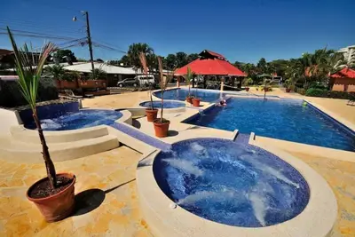 Image de Small romantic getaway to remind people why they fell in love