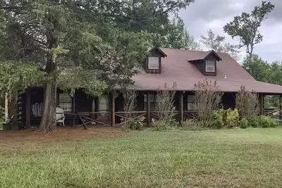 Image de Log cabin East Texas near Barnwell and Lake of the Pines