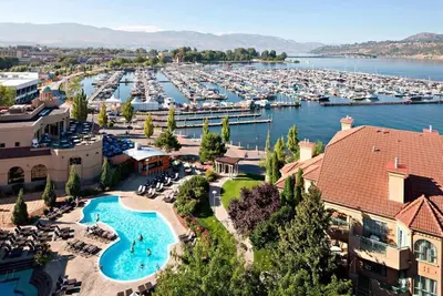 Image de Deluxe 2 Bedroom Suite @ Delta Grand Okanagan, on Lake Okanagan
