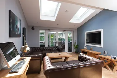 Image de Luxury Arthur Seat ViewTownhouse with a Hot Tub