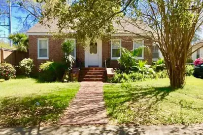 Image de Quiet house by beautiful park, steps from downtown: spring break