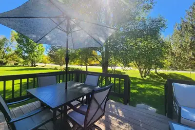 Image de Happy Home | Backyard Oasis | Close to Downtown
