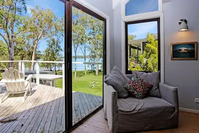 Home by The Cove - Charming Riverfront Cottage