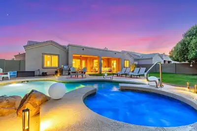 Dreaming Tree Retreat | Pool, Spa & Fire Pit