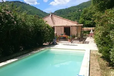 Image de Maison de campagne avec piscine privée. 4 personnes. Ideal pour les randonnées.