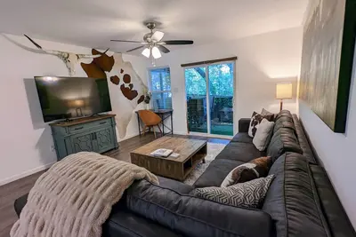 Image de Cozy in Heart of S. Lamar