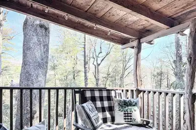 Image de 1930's Highlands Hideaway, Restored Cozy Cabin, Dog Friendly, Fiber Optic Wi-Fi