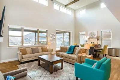 Image de Brand New Luxury Mountain Home- Hot Tub, 3 King Beds, Bunk Beds, Evs car charger