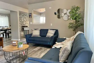 Image de Pineland Getaway, 4 Queen + 2 Twin ~ Central location