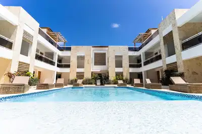 Image de Private & beautiful 22 Br Oasis, steps from the beach