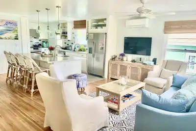 Image de Beautiful, Quintessential Laguna Beach Cottage