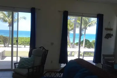 Image de Incredible 4 bedroom Villa-Ocean Front with a dock! July Availability!