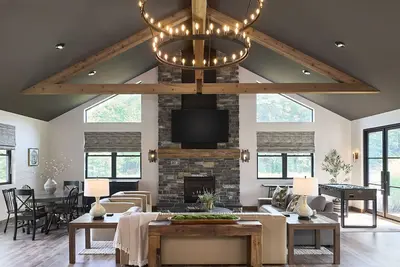Image de Rustic modern 8 bedrooms, 8 baths, spacious great room, amazing outdoor space!