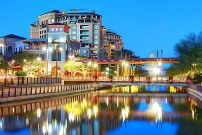 Image de 2 bed 2 bath in Old Town! !