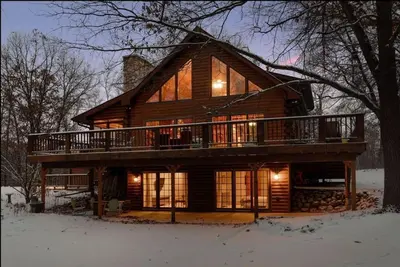 Image de Shared Space, Log Home 15 min from the Twin Cities. . 2 rooms available to share