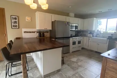 Image de 3 Bed 3 Bath Farmhouse in Wine Country