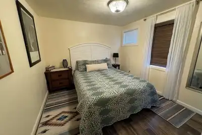 Image de Centrally located 1 bd/1ba bungalow