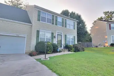 Image de Clean, spacious, and Cozy Basement Apartment for a memorable HomeAway experience