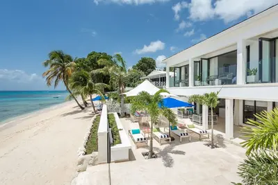 Image de 6 bedroom luxury villa on the West Coast Beach of Barbados
