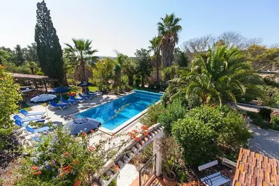 Image de Petite maison \"Quinta das Achadas - Lanterna\" avec piscine, Wi-Fi, terrasse et jardin.