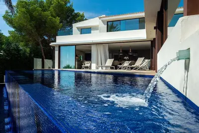 Image de Cap Martinet - Six Chambres Villa, Couchages 12