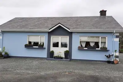 Image de Free standing farm cottage, 2 minute drive to Clifden town.