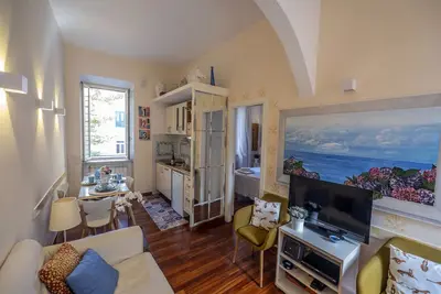 Colosseum 2br Elegance and Charm