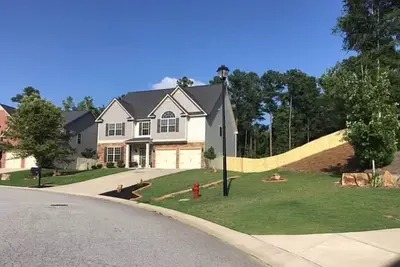 Image de Less than a 12 mile commute to the Master's Tournament.