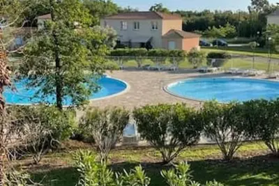 Image de A 500m de la plage T2 avec piscine, terrasse, clim’
