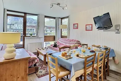 Image de À 50m des pistes de ski, 2ème étage, balcon, télévision, casier à ski, 65m², Tignes