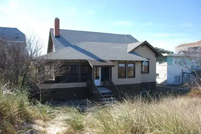 Image de Old Time Ocean View Cottage
