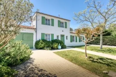 Image de Quiet villa between pine forest and ocean…