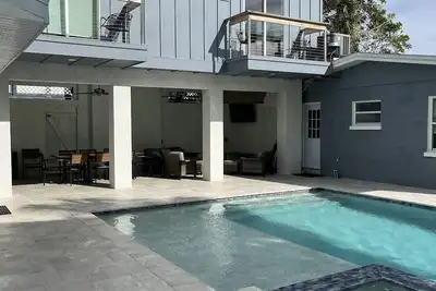 Image de Private Pool Oasis just one block from Beach - Sleeps 16 Open for 2025!